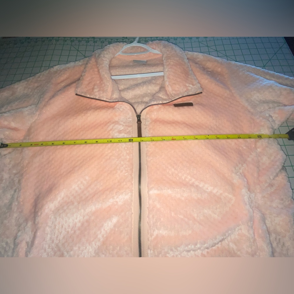 Columbia Jacket NWT, in a very cuddly fleece in a soft peach color. Size 2X. - Picture 3 of 12